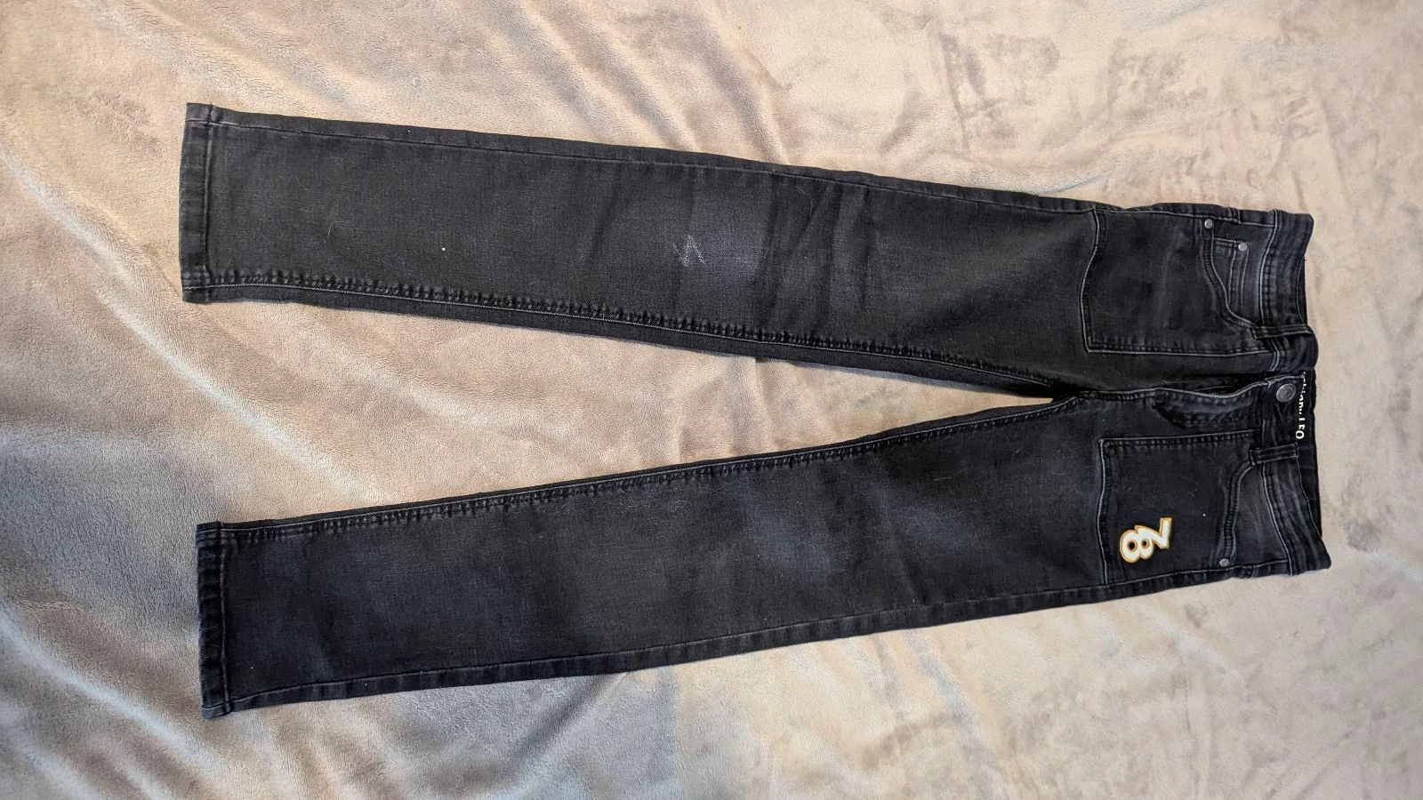 Lote de tres jeans con detalle de cinta – photo 9